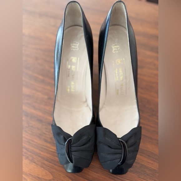Bruno Magli Shoes - Vintage Bruno Magli Leather Pumps with Bows